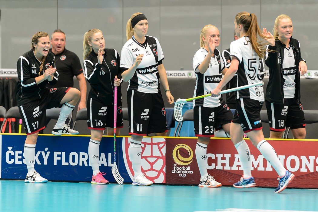 CHAMPIONS CUP 2015 WOMEN -  KAIS Mora IF vs Classic - 13:6