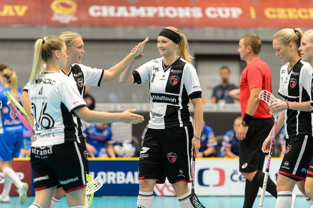 CHAMPIONS CUP 2015 WOMEN -  KAIS Mora IF vs Classic - 13:6