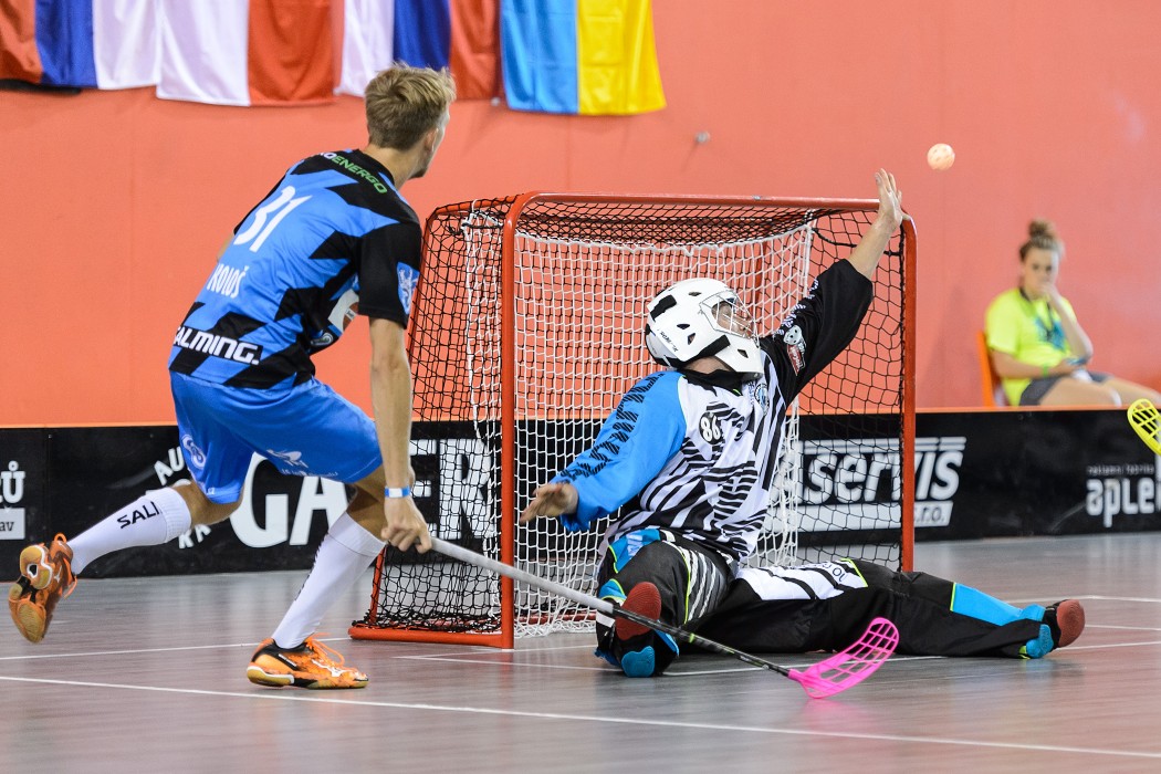 CZECH OPEN 2015 - semifinále - Floorball Köniz x Technology Fl